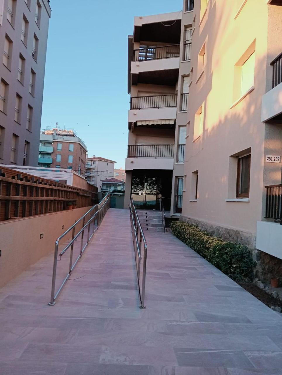 Apartamento Primera Linea De Playa Port-Segur Segur de Calafell Kültér fotó